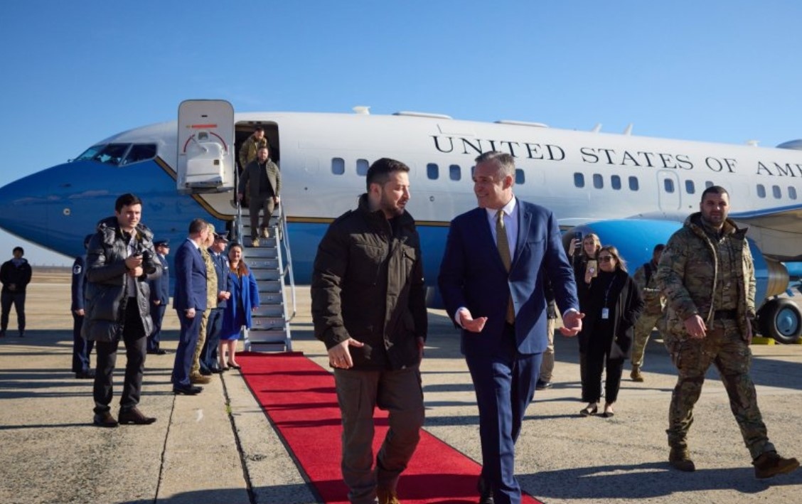 Украинският президент Володимир Зеленски пристигна във Вашингтон за да се